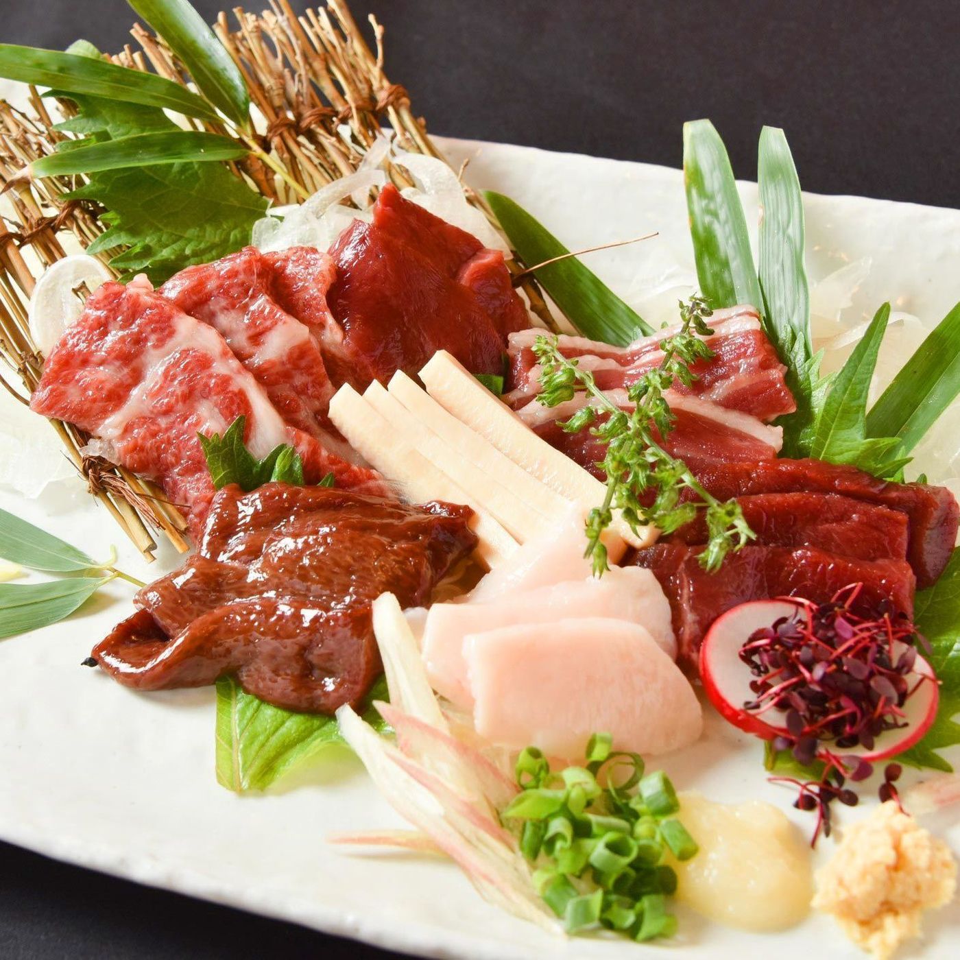 【池袋】新鮮な馬刺しを満喫！日本酒と共に楽しめるお店6選♡の画像