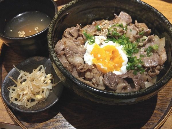 北新地の穴場 21種類のランチが1000円 北新地てっぺん Aumo アウモ