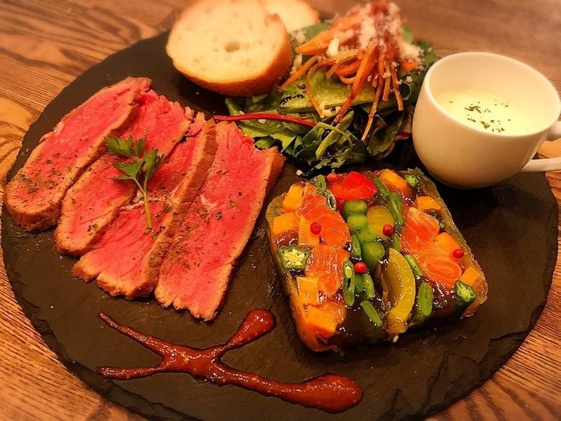 吉祥寺の肉バル7選 今夜の女子会 デートはおしゃれなバルで乾杯 Aumo アウモ