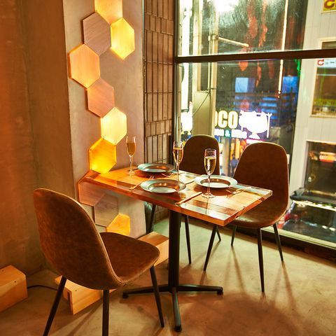 新宿の夜カフェ厳選7選！女子会にも使えるおしゃれなカフェをご紹介の画像