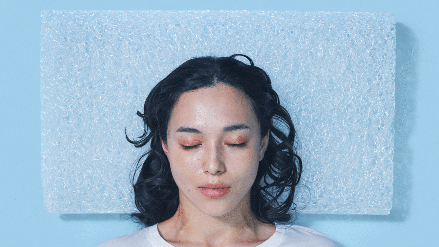 ブレインスリープピローの魅力をご紹介！使い方やお手入れ方法も解説の画像