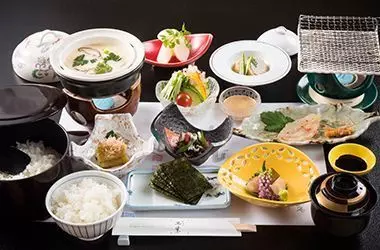 食事は器にもこだわった厳選地元食材の極み 1枚目