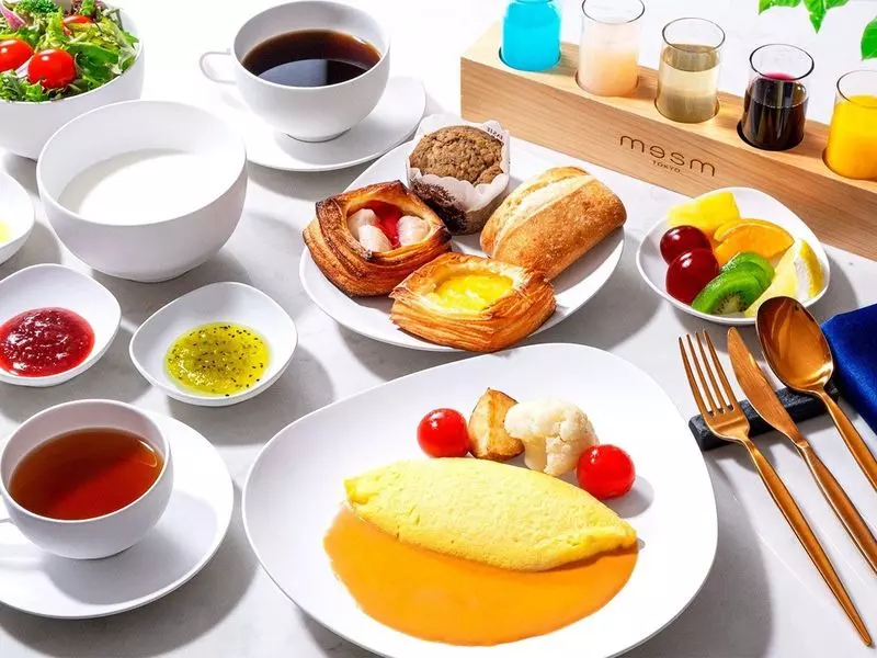 本格的なフレンチレストランで朝食を楽しめる 2枚目