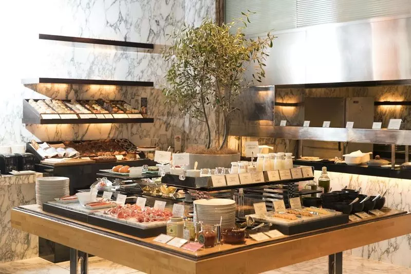 シェフこだわりの朝食はさまざまなジャンルの料理が楽しめる 2枚目