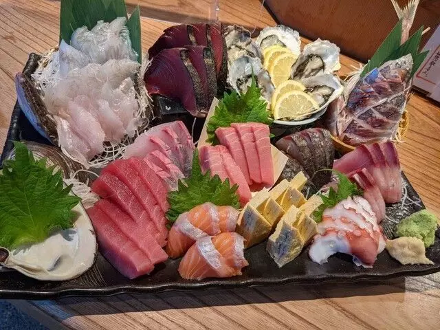 1. 烏森口「魚金 本店」ボリューム感と鮮度もばっちりなお刺身が人気！ 2枚目