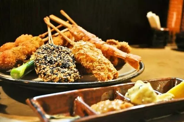6. 日比谷口「ひげ増」できたての串揚げが美味しい！変わり種メニューも豊富 2枚目