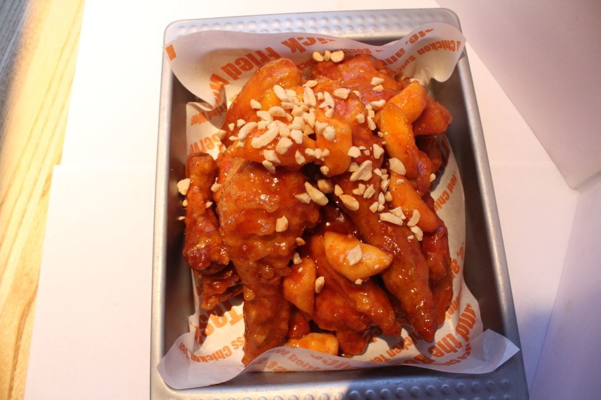 【新大久保】定番フライドチキンや激辛チキンで小腹を満たそう♪の画像