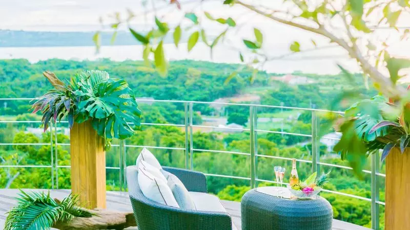 9. 【本部町】LE CANA MOTOBU|沖縄で1棟貸切!ロマンチックなカップル旅行が叶う高級ホテル 2枚目