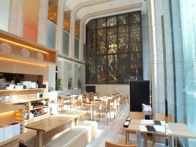 7. 文明堂カフェ銀座店 -Bunmeido cafe GINZA-｜おしゃれで開放的な銀座のデザイナーズカフェ 1枚目