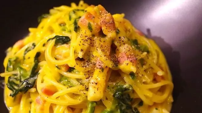1. おしゃれバルの名物カルボナーラ！北千住のランチでお得に楽しめる『REGALO』 1枚目