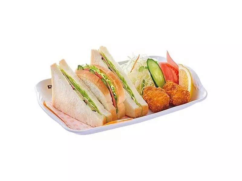 4. コメダ珈琲の低カロリーで楽しめるランチ!シャキシャキのレタスとハムの相性ぴったり「ハムサンド」 1枚目