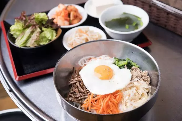 リーズナブルでボリューム満点の韓国料理 1枚目
