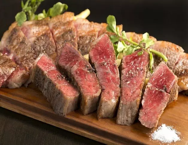 肉好きにはたまらない！尾崎牛を使った本格肉料理 1枚目