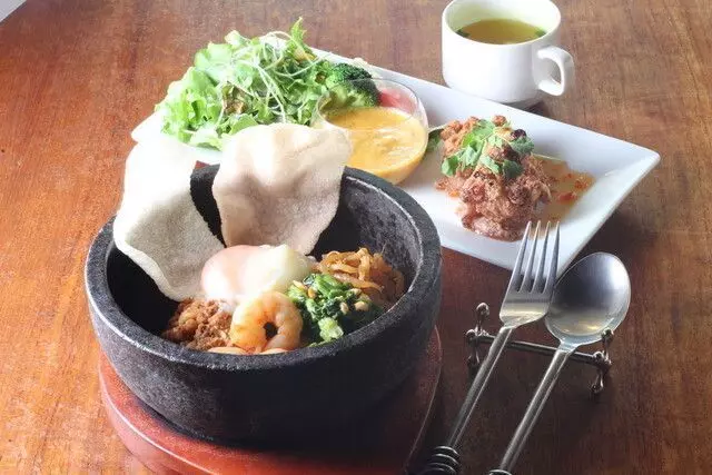 異国のランチが堪能できるオリエンタルランチ 2枚目