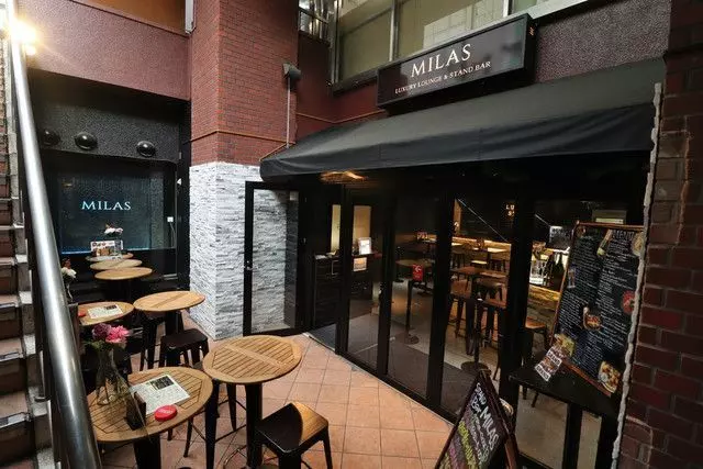 オープンテラスでランチや昼飲みが楽しめる！ 1枚目