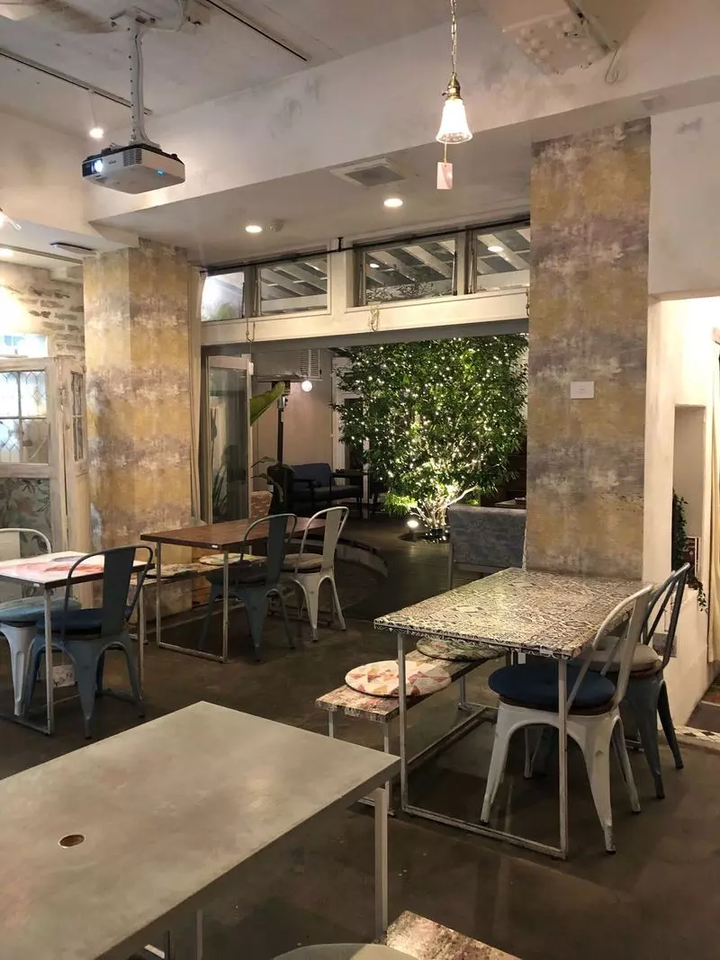 18. 友安製作所 Cafe & Bar 阿倍野｜特別な空間で夜のカフェタイム	 1枚目