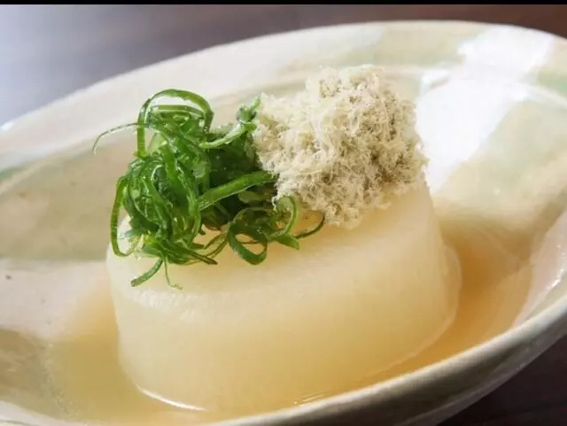 定番のおでんメニュー「大根」320円(税込)や豊富な1品料理が絶品 2枚目