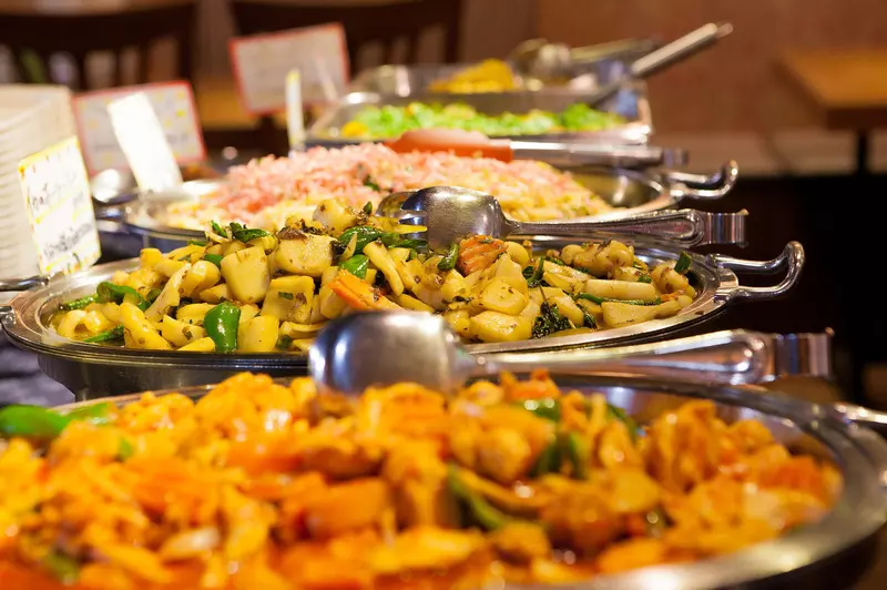 13. ランチで本格的なタイ料理の食べ放題が楽しめる『クンテープ 道頓堀本店』 2枚目