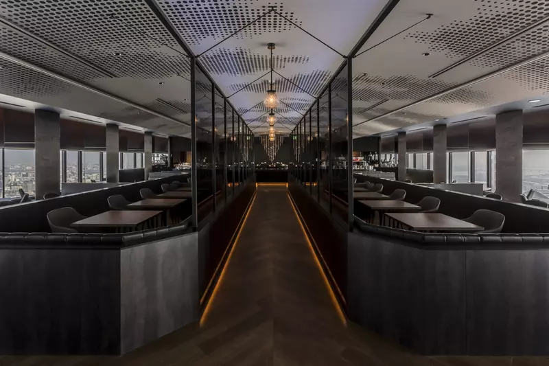 23. 大阪のぜいたくなホテルで夢や理想をテーマにしたビュッフェを堪能『スカイビュッフェ51』 1枚目