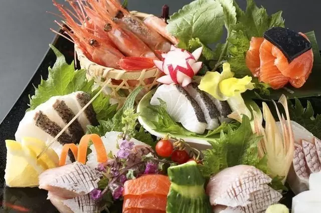 魚介料理と一緒に日本酒を満喫! 1枚目