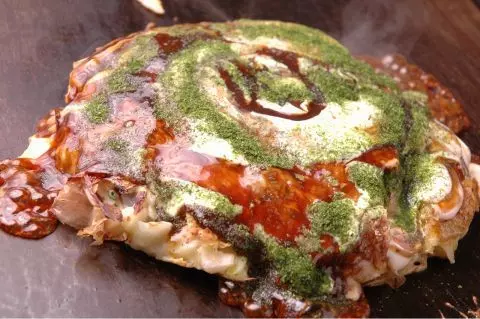 難波のお好み焼き4. 創業昭和20年の老舗！ふんわりお好み焼きがおいしい！『美津の』 2枚目