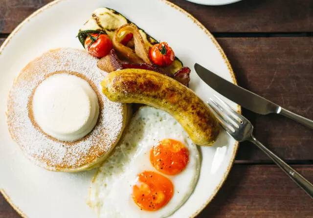 お店で人気のパンケーキは外せない1品 2枚目