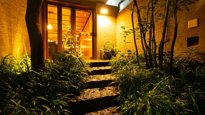 9. 半個室ありの隠れ家レストラン！季節のフルーツをまとったケーキでお祝い『今彩』 1枚目