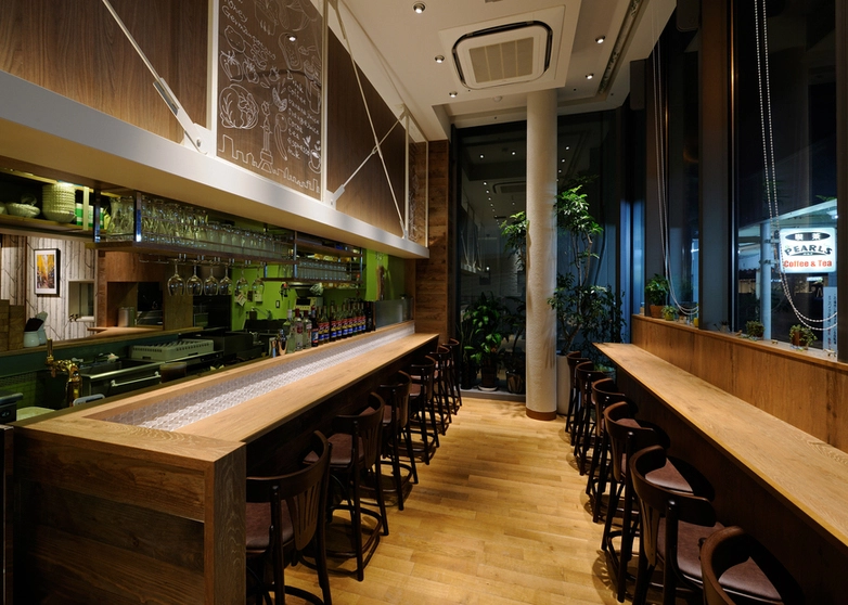 15. PEARLS｜落ち着いた空間で長居できるレトロカフェ                         1枚目