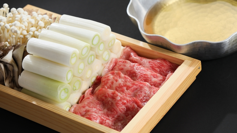 ディナーは室内食でゆっくり満喫！ 1枚目