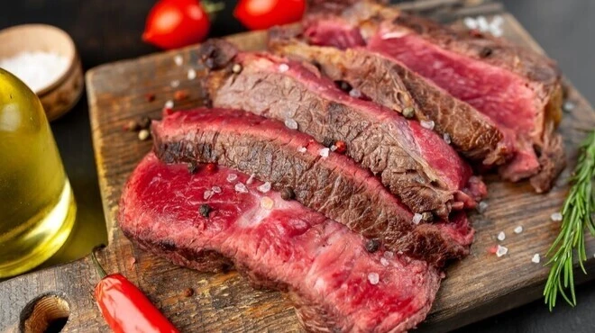 飲み放題付きの食べ放題コースでがっつり昼飲みを楽しめる 1枚目