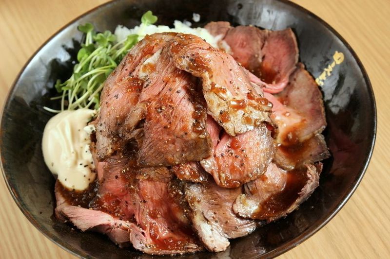 新宿でランチに食べたいお肉料理大特集 おすすめ10選をご紹介 Aumo アウモ