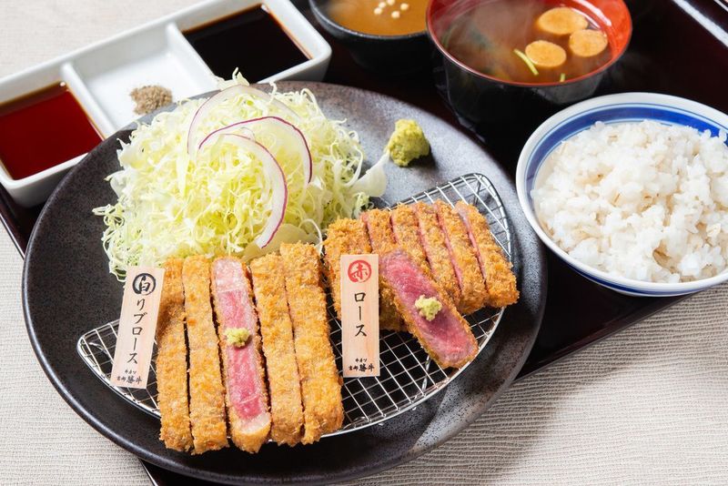 池袋で絶品牛カツを食べよう 人気店 いろは についても徹底解剖 Aumo アウモ