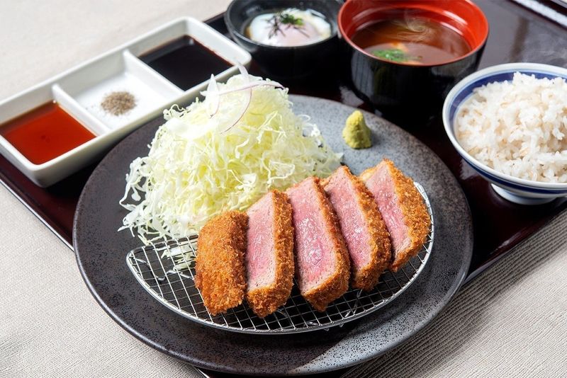 池袋で絶品牛カツを食べよう 人気店 いろは についても徹底解剖 Aumo アウモ