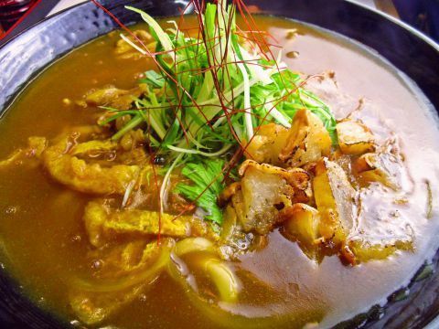 大阪で絶品かすうどんを食べるなら！カリっと旨味が広がります♡の画像