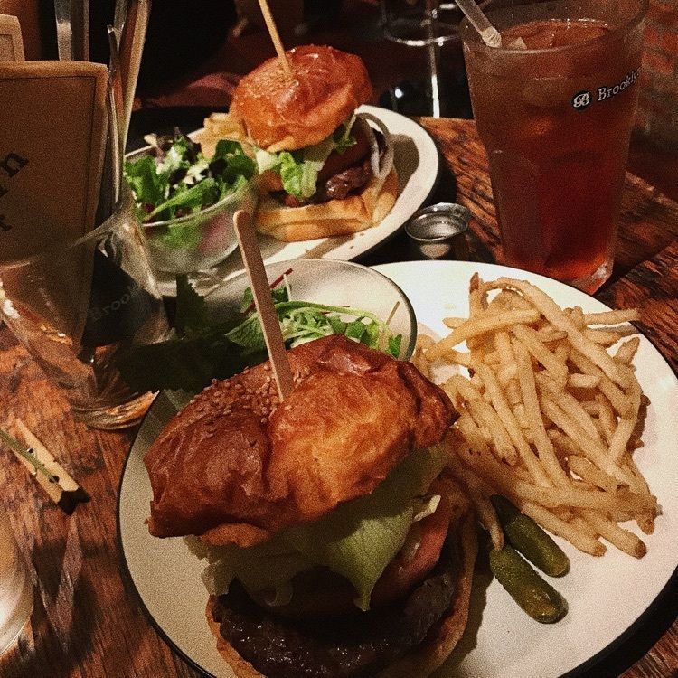 #新宿ランチ #新宿カフェ #新宿三丁目 #ハンバーガー
