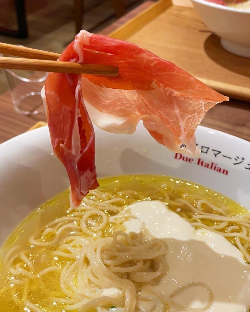 おでかけ探検部さんが投稿したらぁ麺フロマージュ Due Italian 曽根崎店に関する口コミの画像