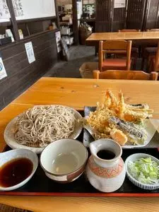 そばや 麦藁（ソバヤ ムギワラ）