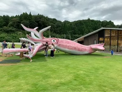 イカの駅つくモール