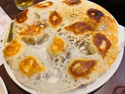 老辺餃子舘 新宿本店（ロウベンギョウザカン）
