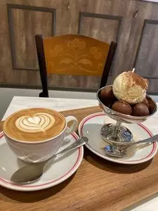 Rond sucre cafe（ロン シュクレ カフェ/Rond sucré cafe）