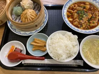紅虎小吃店 成田空港店（ベニトラシャオチーテン）