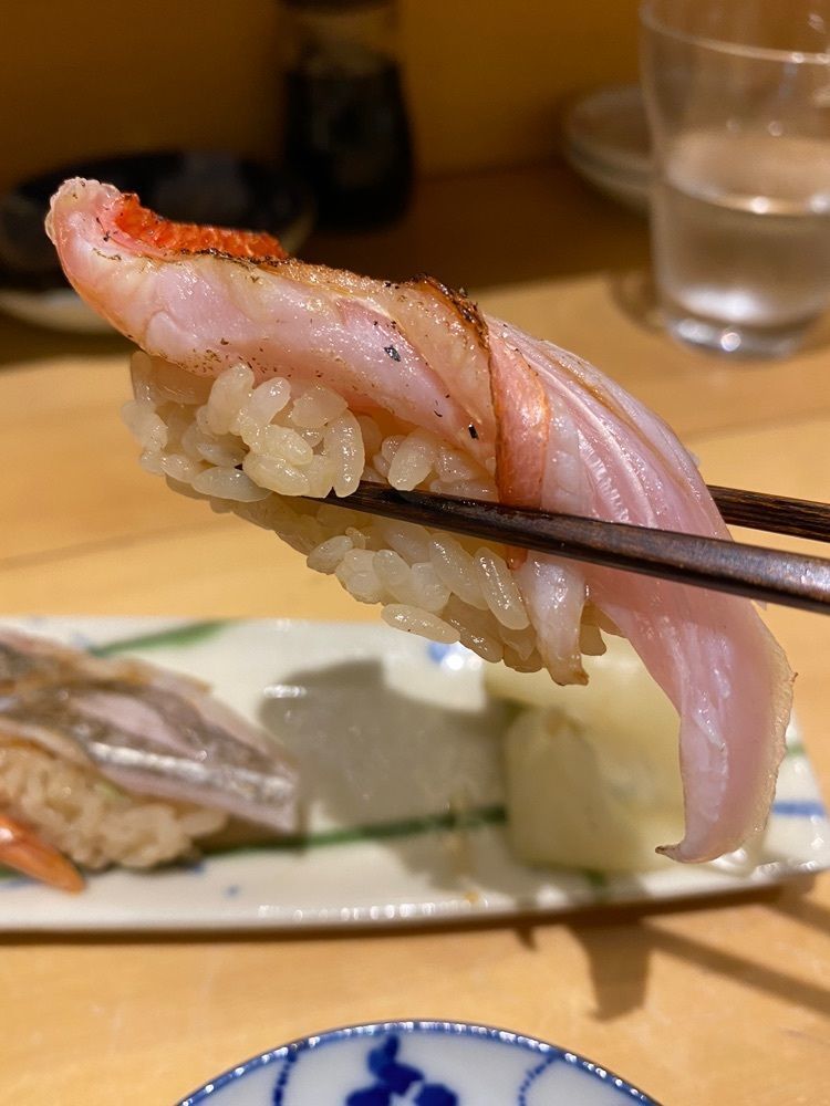 かめ_メグミさんが投稿した宮城の魚と赤酢のお寿司 魚が肴 仙台PARCO2店（【旧店名】ワイン・寿司・天ぷら 魚が肴）に関する口コミの画像