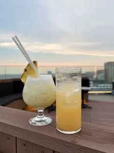 ルーフトップバー（ROOFTOP BAR）