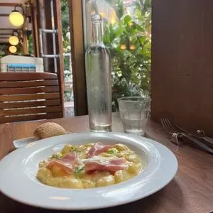 メゾン・ド・ラ・ブルゴーニュ（maison de la Bourgogne）