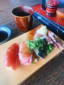 よこまち 津