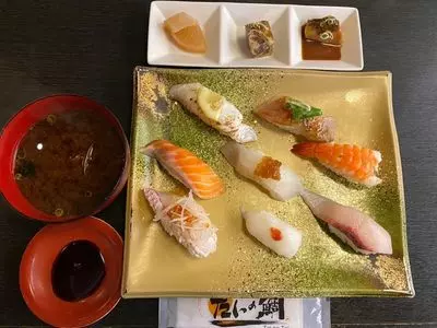 廻鮮寿し　たいの鯛