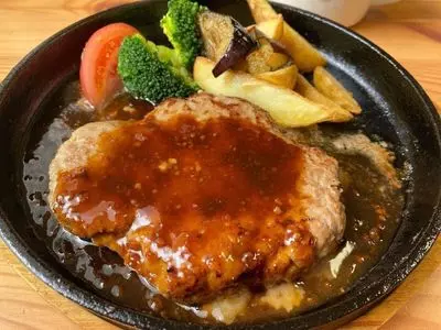 和牛ハンバーグ e-cafe