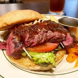 HAT Burger&Coffee Shop（ハット バーガーアンドコーヒー ショップ）