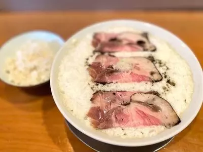 鳴尾山芋研究所 ラーメン部 （ナルオヤマイモケンキュウショ ラーメンブ）
