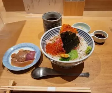 つじ半